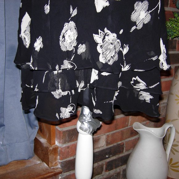 Rena Rowan Black Floral Layered Tiered Sleeveless Shift Dress 10 - Picture 2 of 5